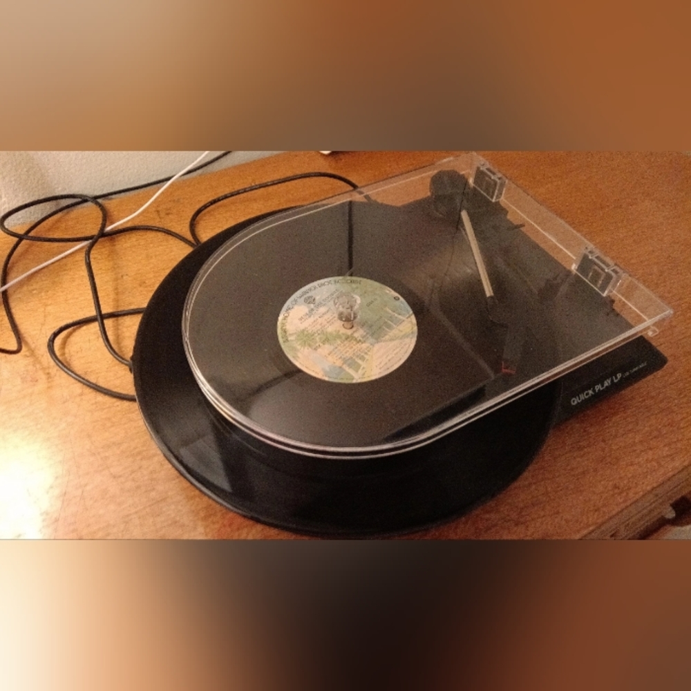 iON Quick Play Turntable (LP to MP3 Converter)